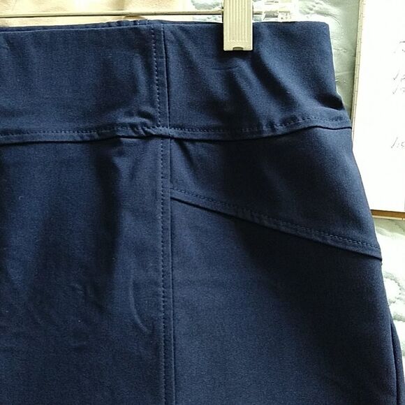 Simply Vera skirt  - Picture 3 of 7